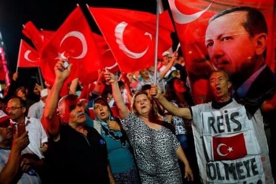 Thổ Nhĩ Kỳ bắt giữ 11 kẻ định bắt cóc Tổng thống Erdogan trong đảo chính