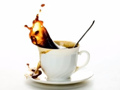 Ly cà phê giá... 500 triệu đồng