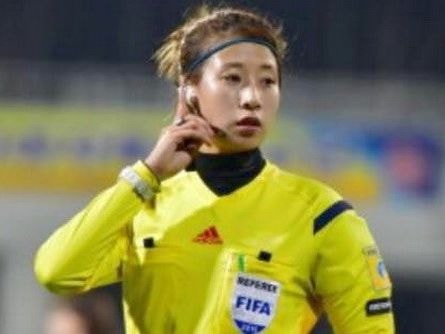 Thua Việt Nam, CĐV Myanmar tấn công trọng tài nữ