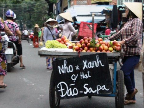 Cảnh báo trái cây Trung Quốc 'đội lốt' hàng Việt
