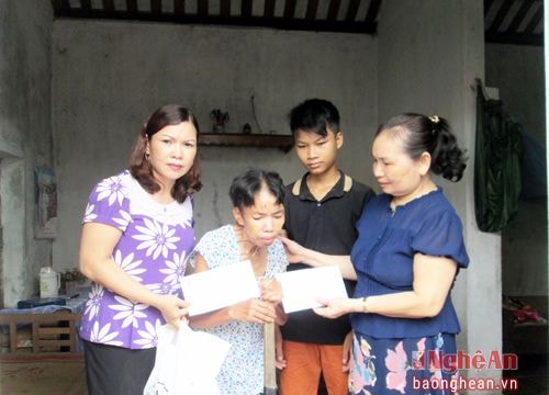 Bạn đọc Báo Nghệ An ủng hộ mẹ đơn thân mắc bệnh hiểm nghèo
