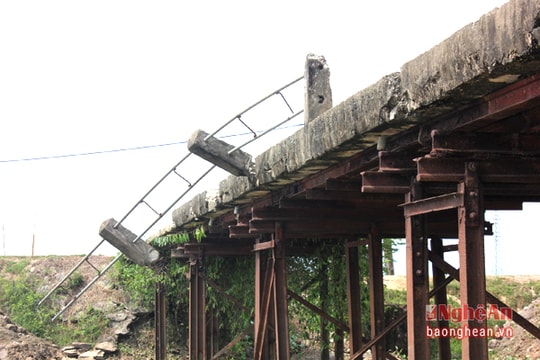 Cầu dân sinh xuống cấp tính mạng của người dân bị đe dọa