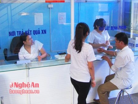 Nhân viên bệnh viện Thành An - Sài Gòn đi làm trở lại