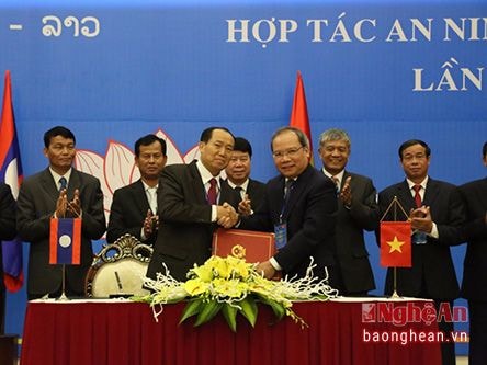 Lực lượng an ninh Việt - Lào phối hợp chặt chẽ trong tình hình mới