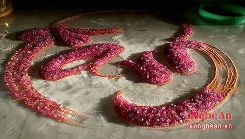 Chàng trai quê núi sáng tác 400 bức tranh đá quý