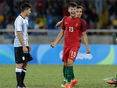 Thủ môn 'vồ ếch', Argentina thua Bồ Đào Nha tại Olympic