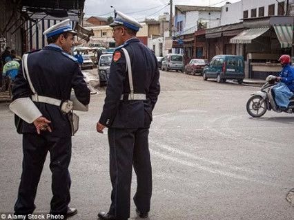 Thiếu nữ 17 tuổi tự thiêu vì bị 8 người cưỡng hiếp