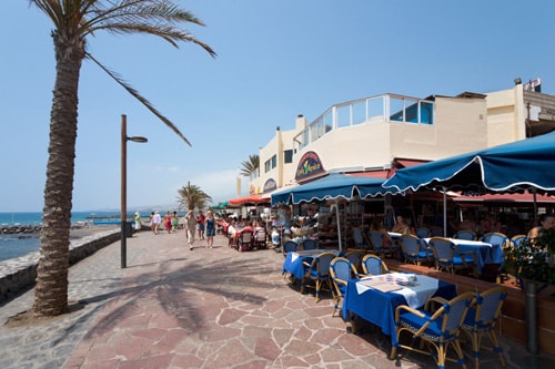 Du khách trẻ bị cưỡng bức vì lên nhầm taxi