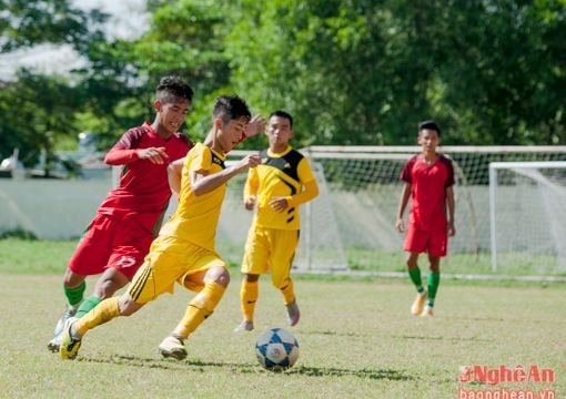 Nghệ An, Hà Nội, TP. Hồ Chí Minh và Bình Dương vào bán kết bóng đá nam