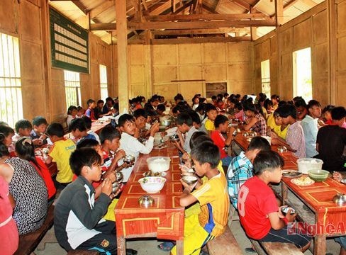 Cân đối định mức kinh phí chi trả cho người nấu ăn tại các trường bán trú