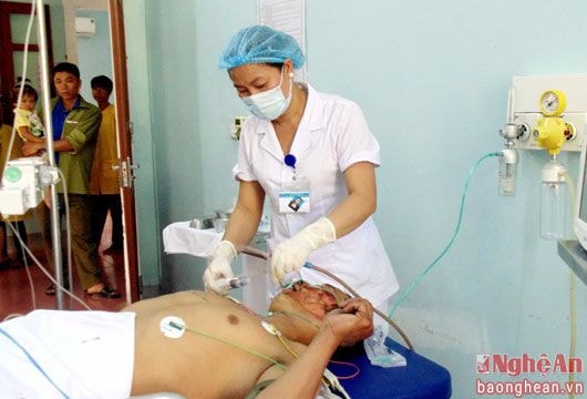 Phát hiện người đàn ông đa chấn thương bất tỉnh trên quốc lộ