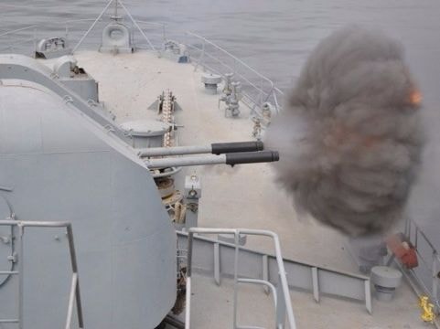 Uy lực pháo hạm hai nòng trên tàu chiến Việt Nam