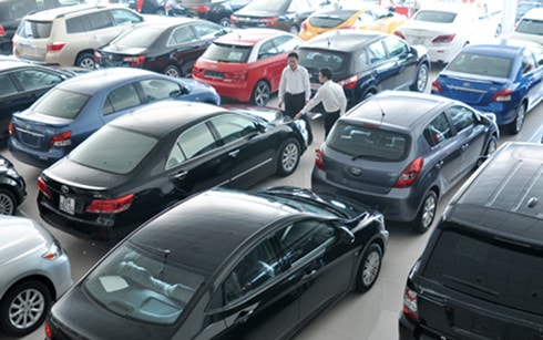 Người Việt đua nhau mua ôtô trước tháng 'cô hồn'