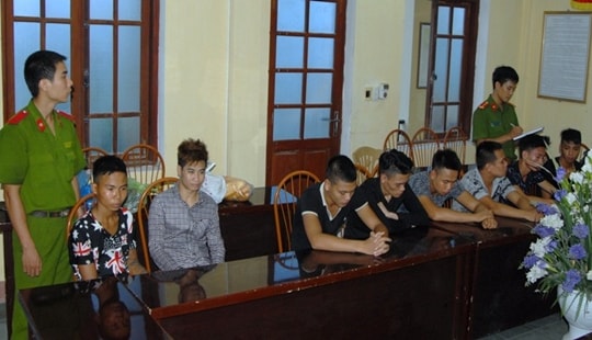 Bắt nhóm côn đồ 9x giết người do "nhìn đểu"
