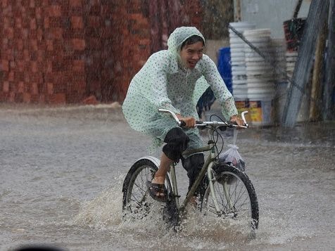 Sài Gòn mùa mưa trong mắt du khách nước ngoài