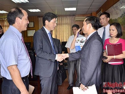 Đại sứ Hàn Quốc thăm Trường CĐ Nghề KTCN Việt Nam – Hàn Quốc