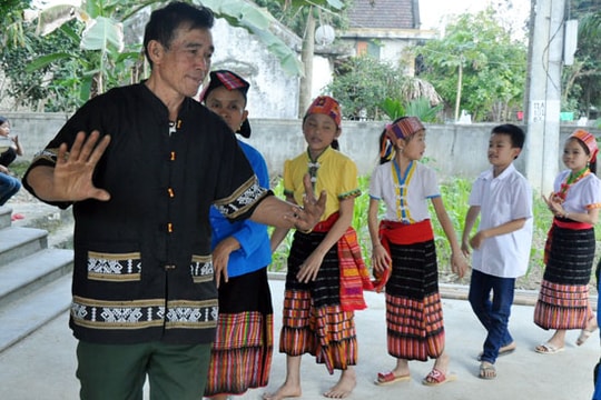 Nghệ nhân ở Mường Qụa