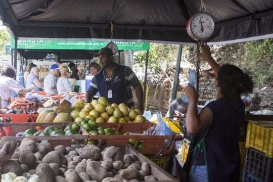 Lạm phát tăng vọt, Venezuela tăng 50% lương tối thiểu