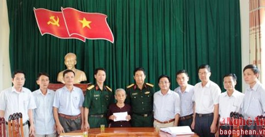 Bộ Tư lệnh Binh Chủng Hóa học: Trao 70 triệu xây nhà tình nghĩa cho vợ liệt sỹ Trần Văn Thanh