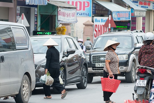 Quốc lộ thành nơi họp chợ