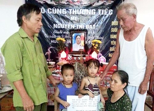 Trao hơn 11 triệu đồng ủng hộ 2 cháu bé mồ côi