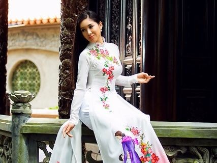 Lê Phương gợi ý mẫu áo dài dịp Vu Lan