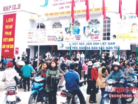 Rạp 12/9, điểm hẹn đôi lứa