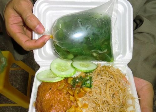 Dễ nhiễm độc từ túi nilon, hộp đựng thức ăn nhanh