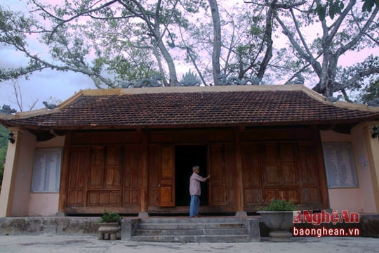 Người anh hùng diệt rồng và ngôi đền thiêng bản Cánh