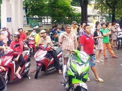 Đối tượng 'ngáo đá' chém công an rồi tưới xăng đốt nhà ​