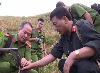 Cảnh sát nổ súng trấn áp nhóm tội phạm ma túy có vũ trang nơi biên giới