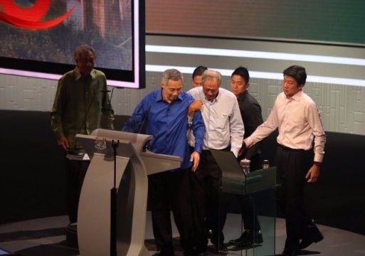 Thủ tướng Singapore ngất xỉu ngay trên sóng truyền hình trực tiếp