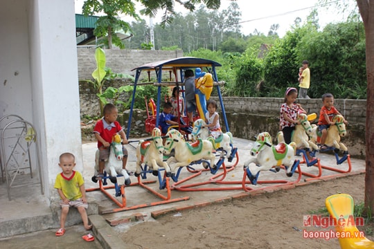 Bất cập cảnh trẻ mầm non học ở 'phân hiệu'... nhà văn hóa xóm