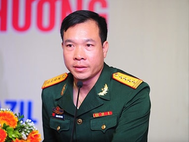 Hoàng Xuân Vinh nhận 'núi tiền thưởng'