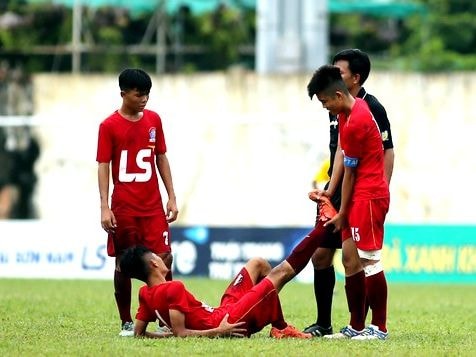Phung phí cơ hội, U.15 SLNA phải trả giá đắt