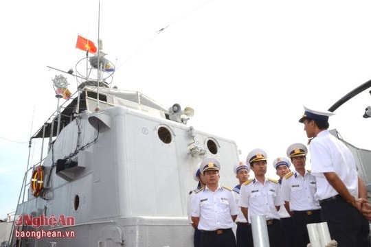 Nêu cao tinh thần giữ biển...