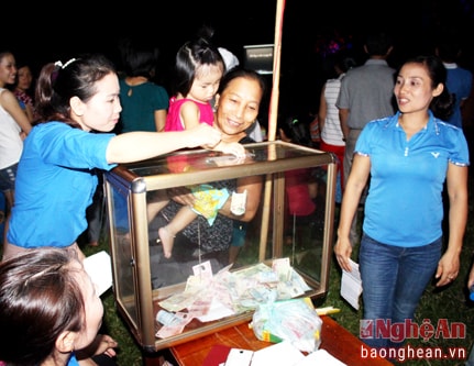 Gần 200 triệu đồng ủng hộ chương trình "Vì đàn em thân yêu" Nghĩa Đàn