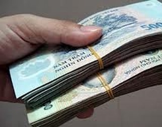 Cán bộ nhận án kỷ luật vì bị 'nhét tiền vào cặp mà không biết'