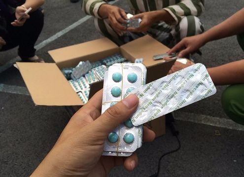 'Phù phép' thuốc nội thành tân dược ngoại