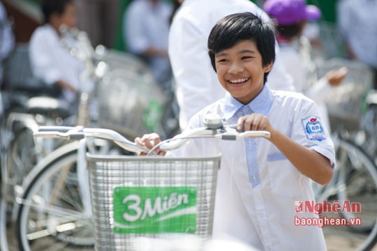 "3 Miền" chung tay giúp học sinh vượt khó đến trường