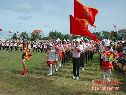 Tưng bừng hoạt động duyệt nghi thức Đội chào mừng Quốc khánh 2-9