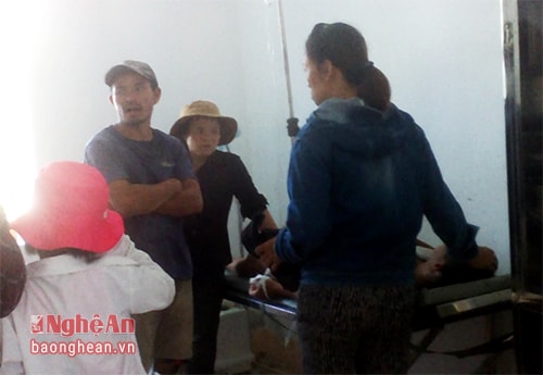 Một công nhân rơi từ giàn giáo tầng hai bị chấn thương nặng