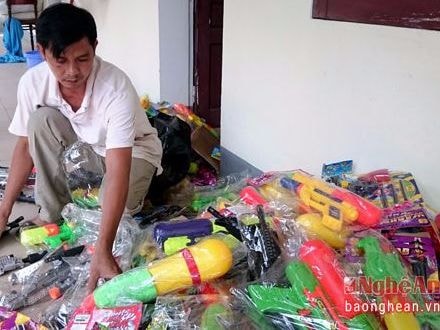 Thu 500 khẩu súng là đồ chơi bạo lực trẻ em