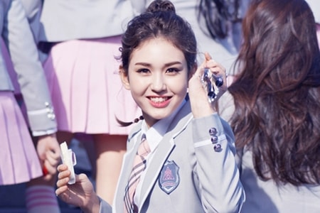 'Đổ rạp' với vẻ quyến rũ của bông hồng lai xứ Hàn