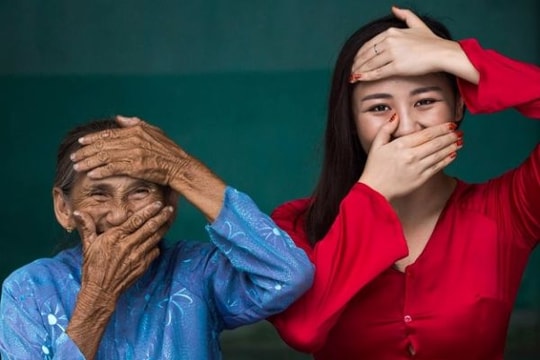 Văn Mai Hương đẹp dịu dàng dưới ống kính nhiếp ảnh gia Pháp