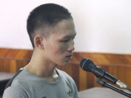 Đâm chết chủ tiệm cầm đồ vì chiếc Iphone 4