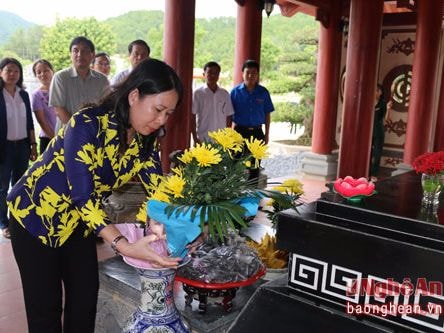 Bí thư Tỉnh ủy An Giang dâng hương tại Khu di tích Truông Bồn