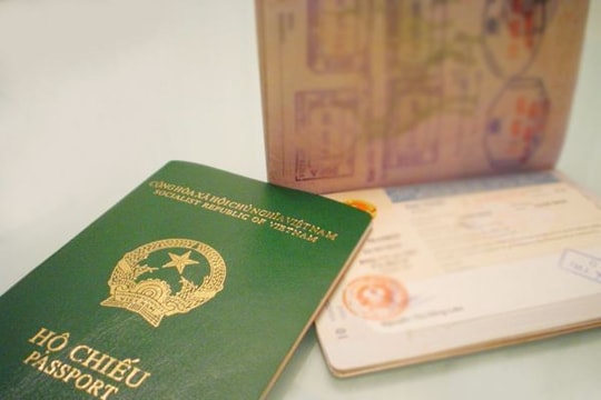 Làm gì khi mất hộ chiếu ở nước ngoài?