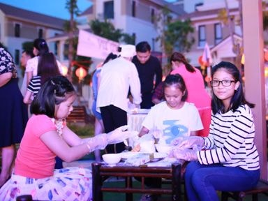 Hào hứng với đêm hội "Vui trăng cùng Vinhomes"