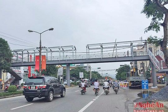 Xây dựng cầu vượt đi bộ qua đường Lê Duẩn, TP Vinh